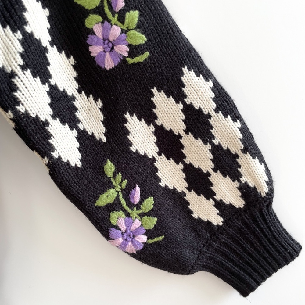 Zara Black and White Sweater with Purple Floral Design - Picture 5 of 8